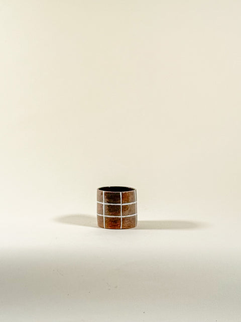 Pot quadrillé blanc par Nightshift